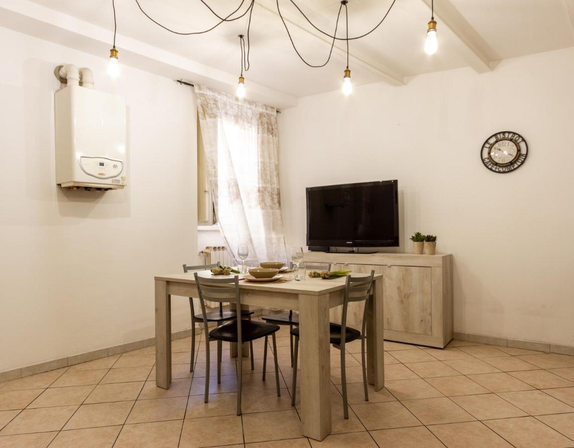 Suite Garibaldi - Smart Holiday Mantova Exterior foto